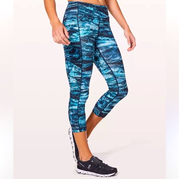 Lululemon Women’s Speed Up Crop Pants Leggings Shorelines Multi Blue 21” Sz 10 - Picture 1 of 9